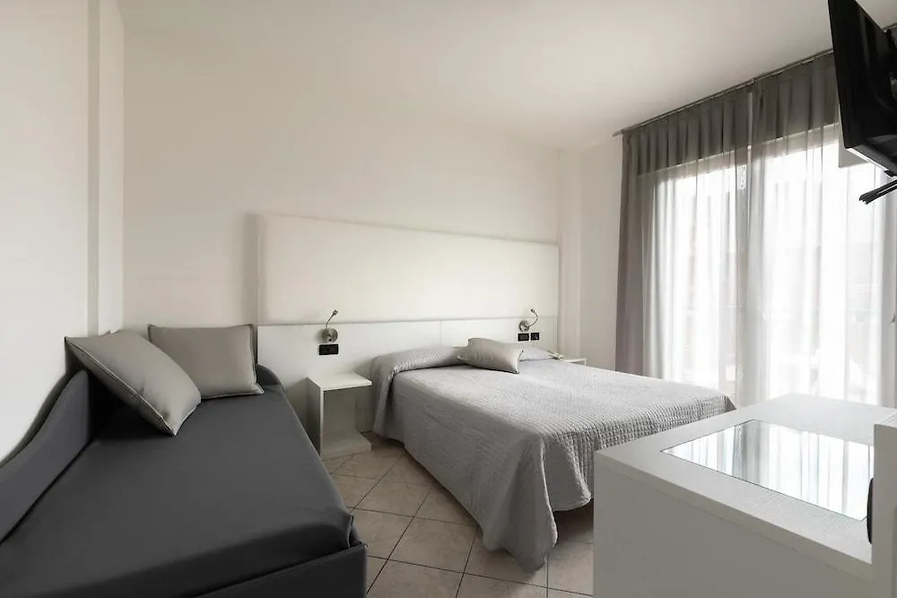 Hotel Kennedy Lido di Jesolo 3*,